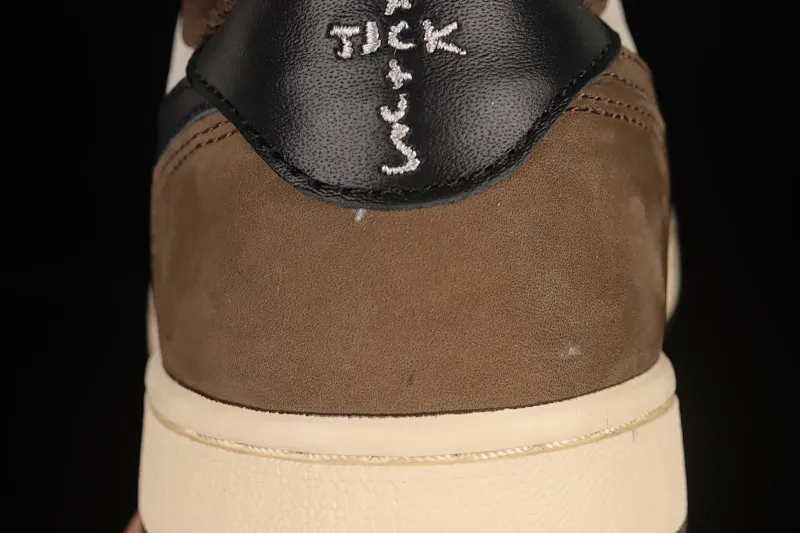 All categories Air Jordan Jordan series basketball shoes Air Jordan 1 Low Travis Scott x Air Jordan 1 Low "Dark Mocha" AJ1 Joe 1 small barb CQ4277-105